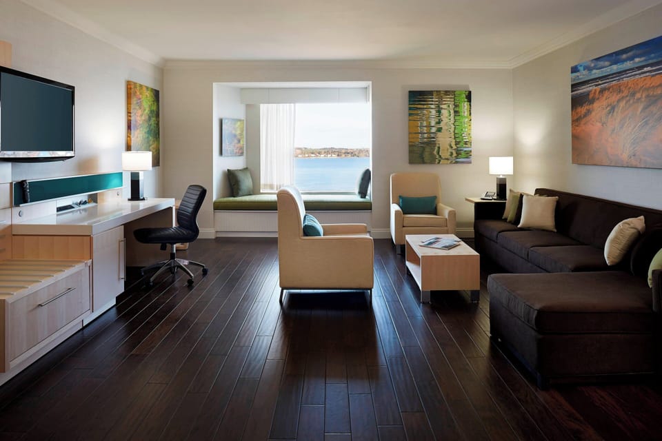 Premium bedding, pillowtop beds, in-room safe, desk