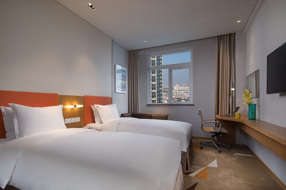 Premium bedding, in-room safe, desk, blackout drapes