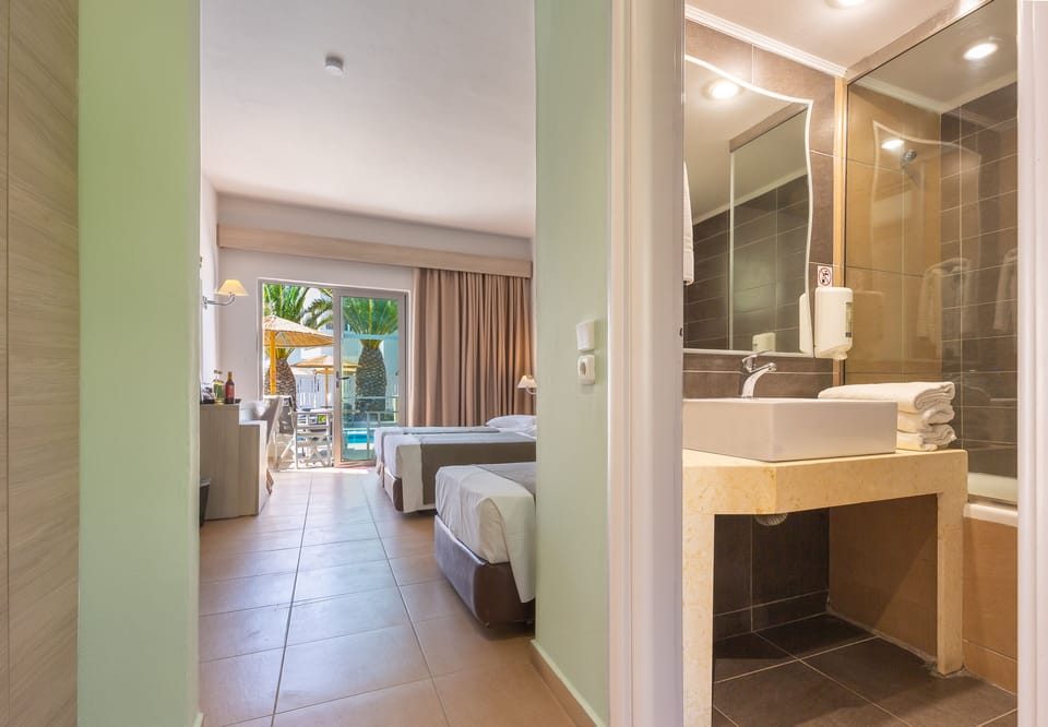 Superior Double or Twin Room (Sharing Pool) | In-room safe, desk, blackout drapes, free WiFi