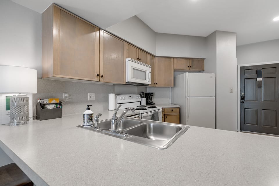 fully equipped kitchen