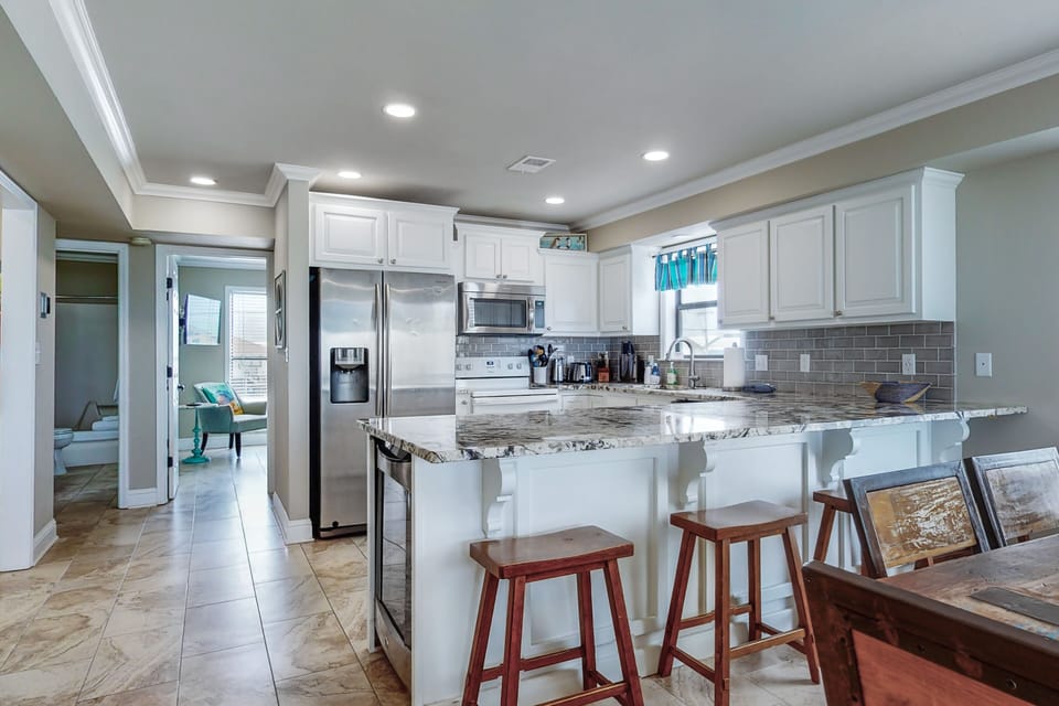 Kitchen, bar, dining room