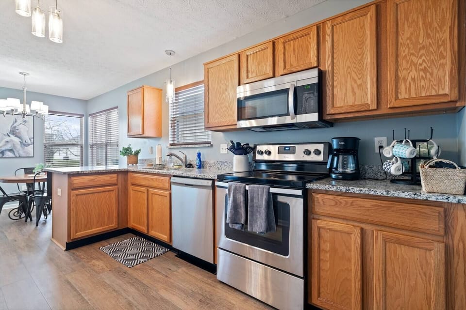 Enjoy cooking w/ all of the necessary kitchen essentials.