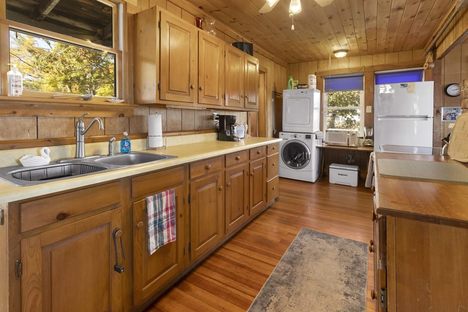 Kitchen/ Laundry