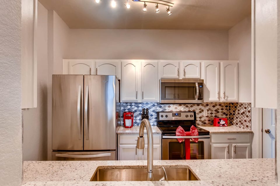 Keurig,  griddle, fryer, slow cooker, rice cooker, coffee maker- we have it all!