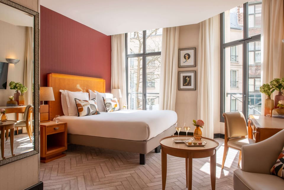 Executive Room | Premium bedding, in-room safe, desk, blackout drapes