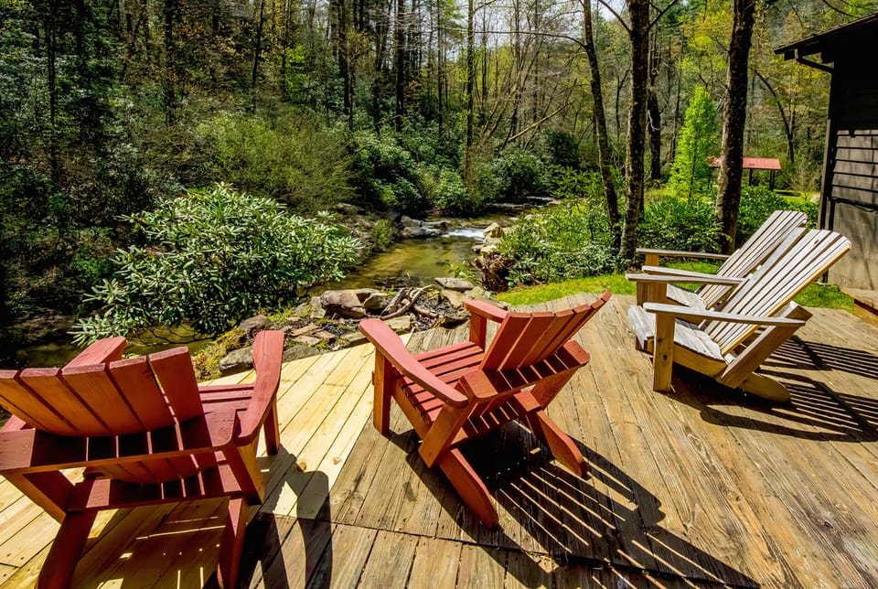 Back Porch and fire pit overlooking the Thompson River and forest.
