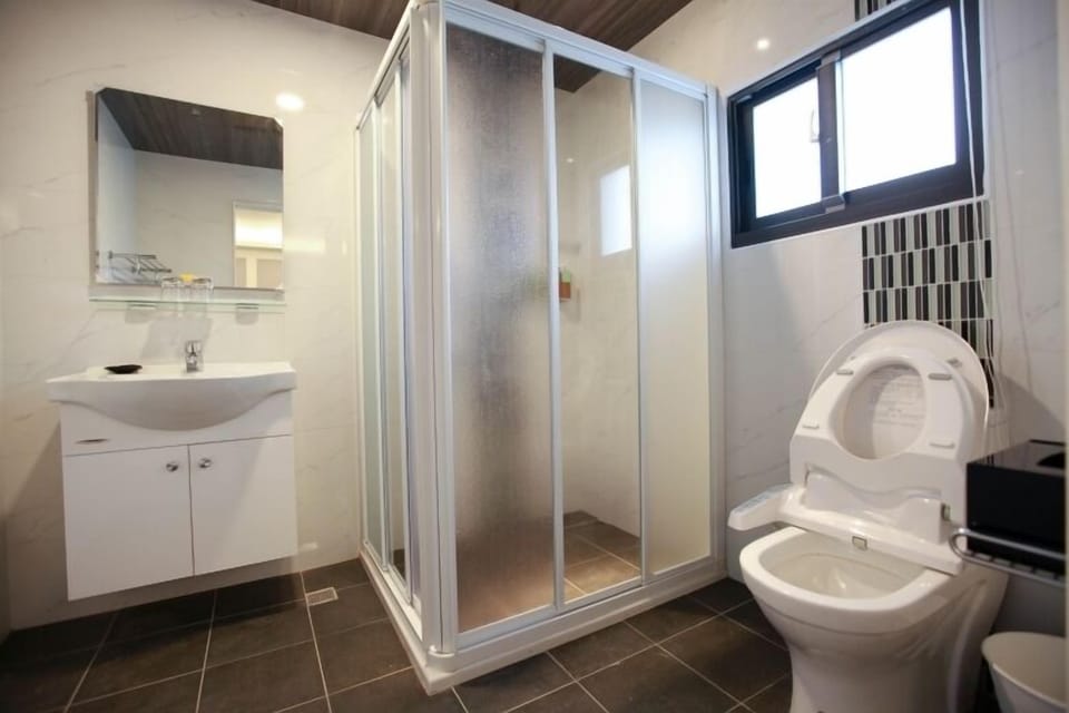 Standard Double Room | Bathroom | Shower, free toiletries, hair dryer, slippers