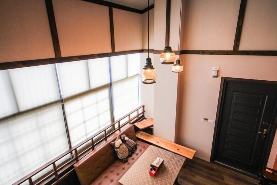 Family Room, Mezzanine (Wood) | Living area | LCD TV