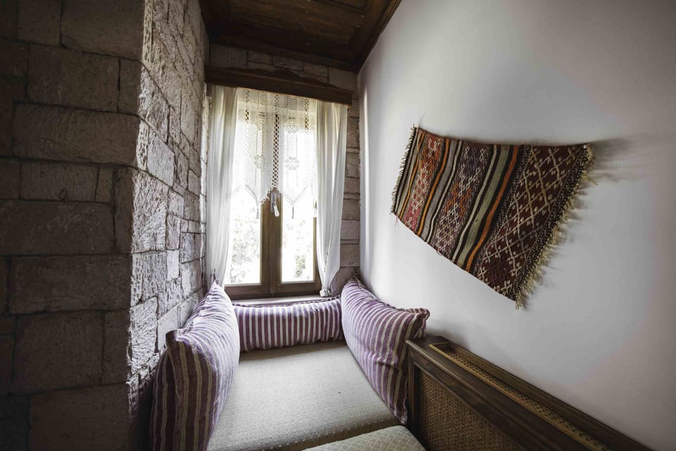 Minibar, WiFi (free), bed sheets