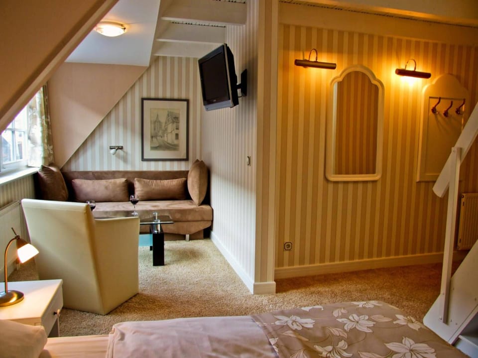 Individually decorated, individually furnished, soundproofing