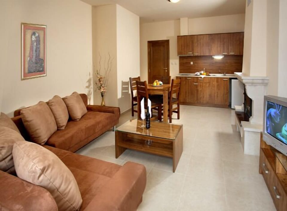 Luxury Apartment, 1 Bedroom | Living room | TV