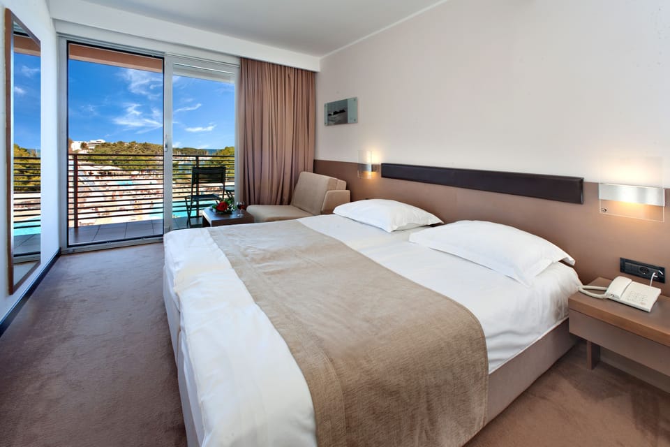 Premium room with balcony sea view - extra bed | Minibar, desk, laptop workspace, free WiFi