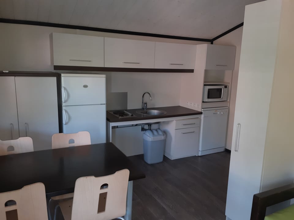 Cottage, 1 Bedroom | Private kitchen | Fridge, microwave, stovetop, dishwasher