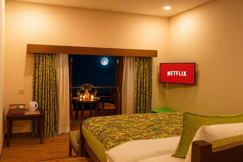 Premium Balcony Room | Premium bedding, in-room safe, desk, laptop workspace