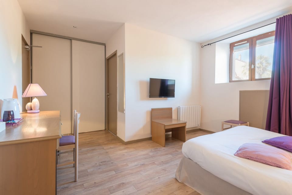 Comfort Double Room | Individually decorated, desk, blackout drapes, soundproofing