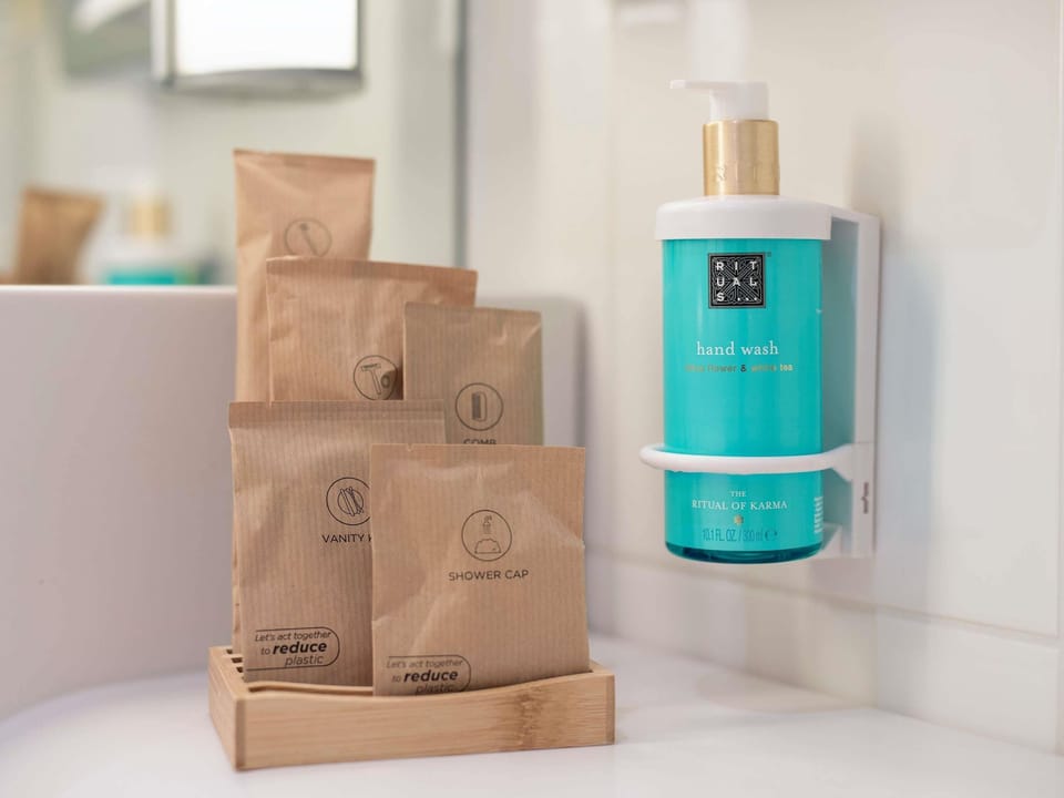 Deluxe Room, 1 Double Bed, Garden View | Bathroom | Eco-friendly toiletries, hair dryer, towels, soap