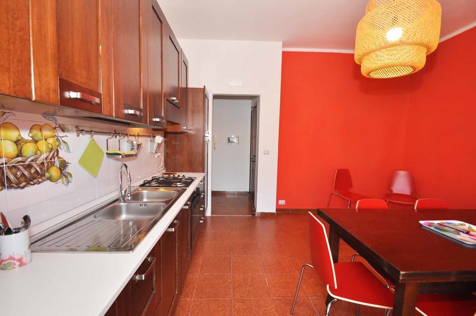 Apartment, 3 Bedrooms | Private kitchenette | Full-size fridge, oven, stovetop, cookware/dishes/utensils