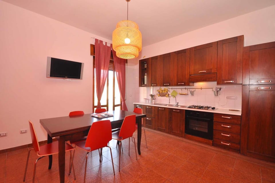 Apartment, 3 Bedrooms | Private kitchenette | Full-size fridge, oven, stovetop, cookware/dishes/utensils