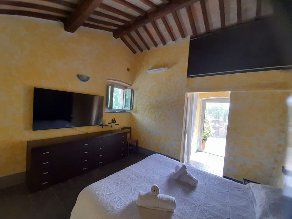 Basic Double Room | 1 bedroom, desk, blackout drapes, soundproofing