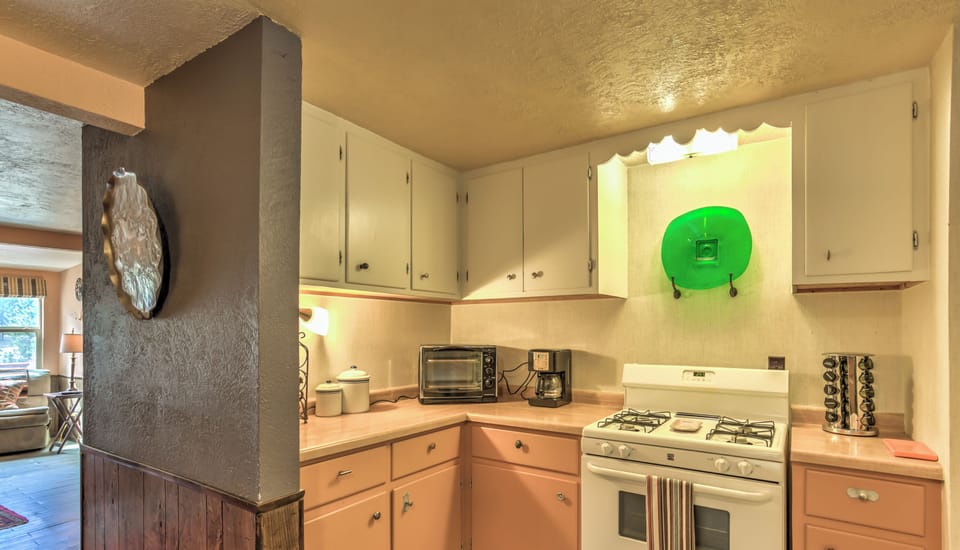 A Keurig and a regular coffee pot and so much cabinet space!