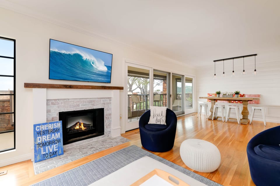 Family room - Dining room (2)