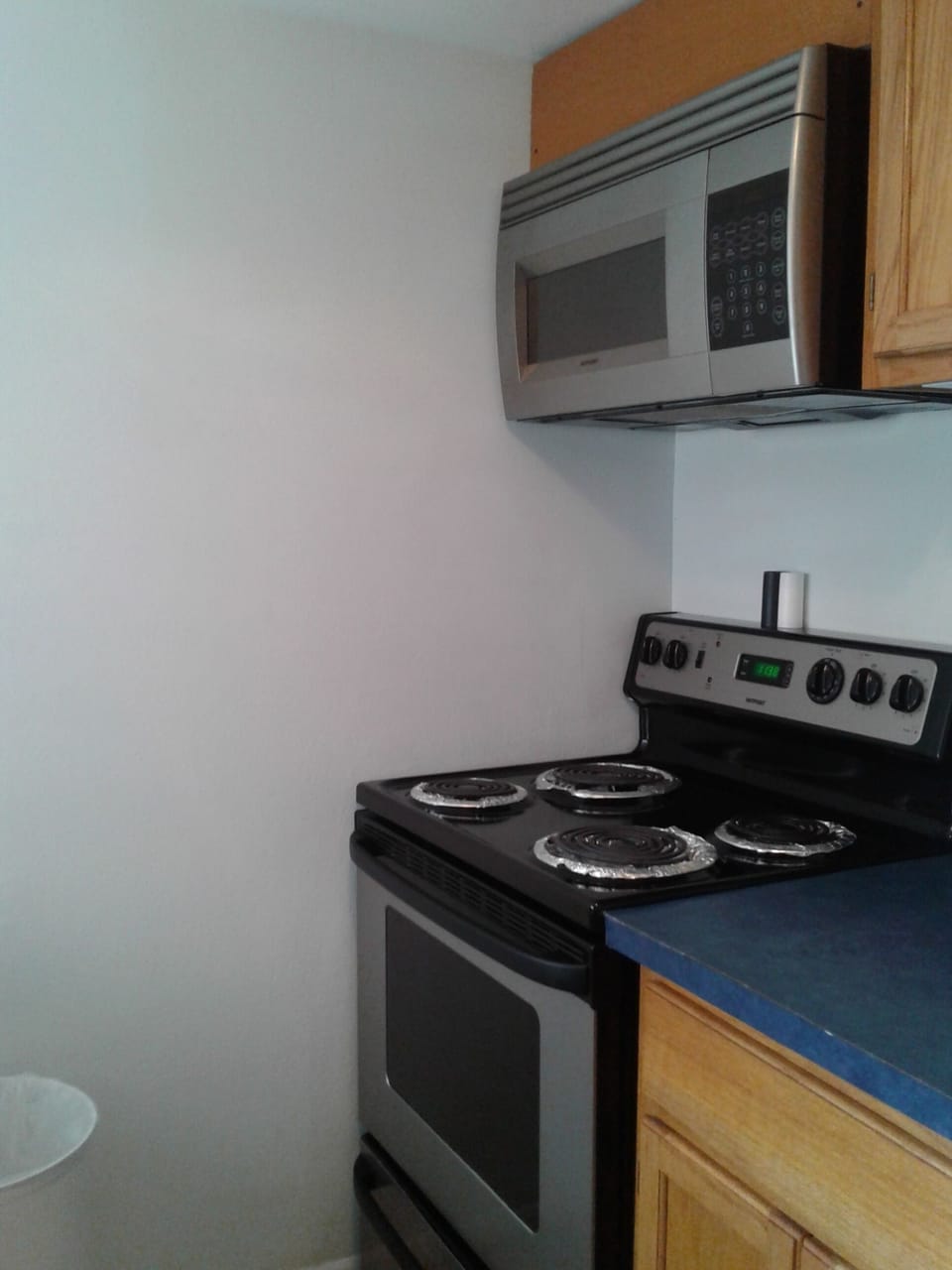 stove, oven and microwave