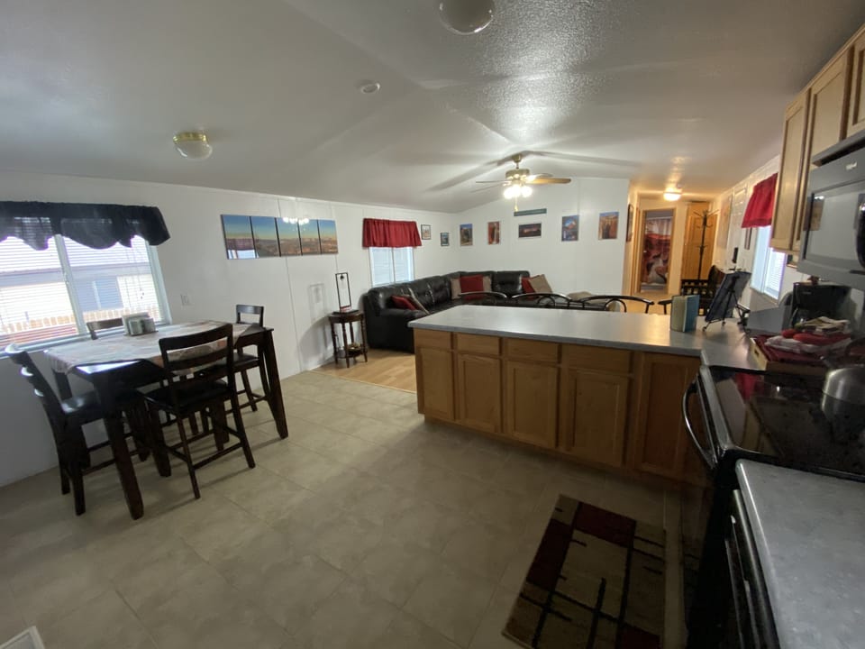 Dining table for 4 and Kitchen breakfast bar also seats 4.