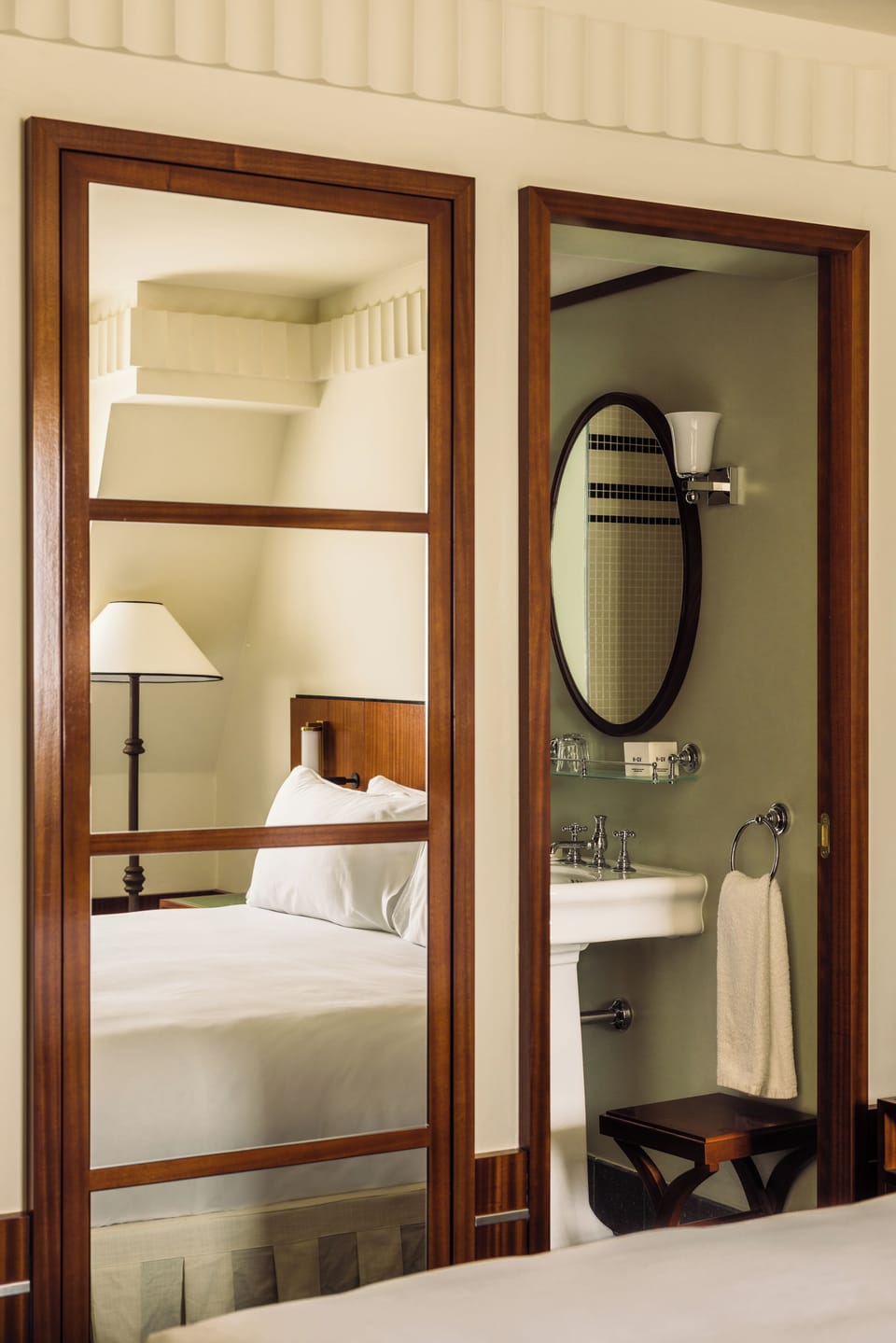 Premium bedding, free minibar, in-room safe, laptop workspace