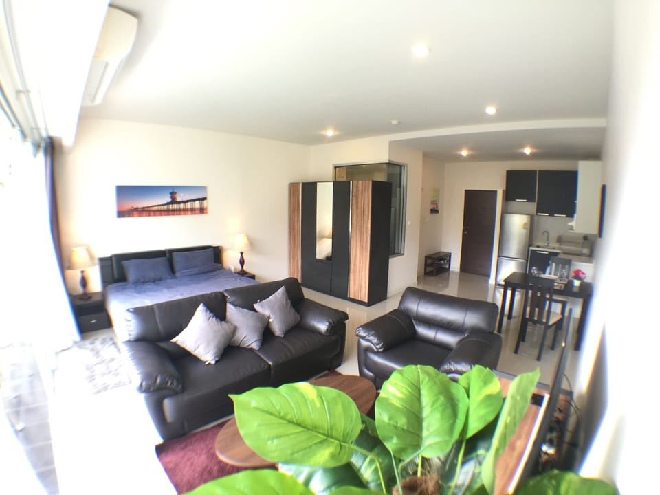 Deluxe Studio | Living area | LED TV