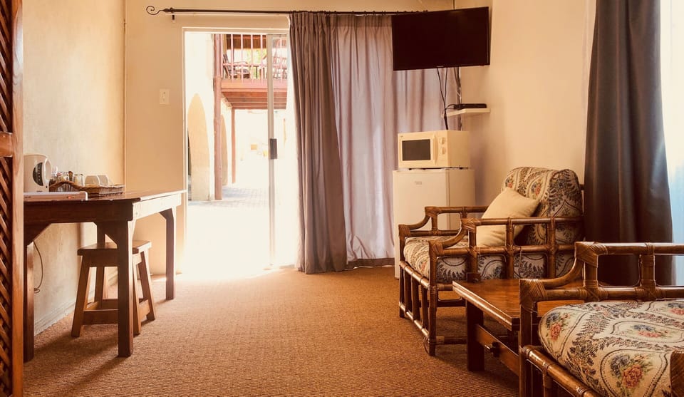 Standard Double or Twin Room, 1 Bedroom, Refrigerator & Microwave | Individually decorated, individually furnished, laptop workspace