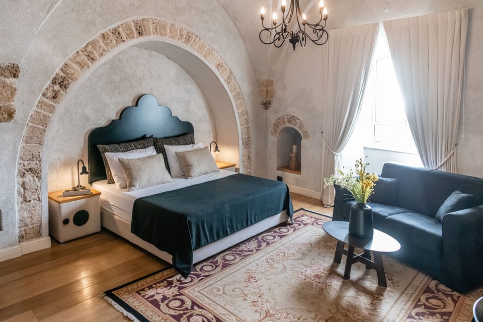 Premium bedding, pillowtop beds, minibar, in-room safe