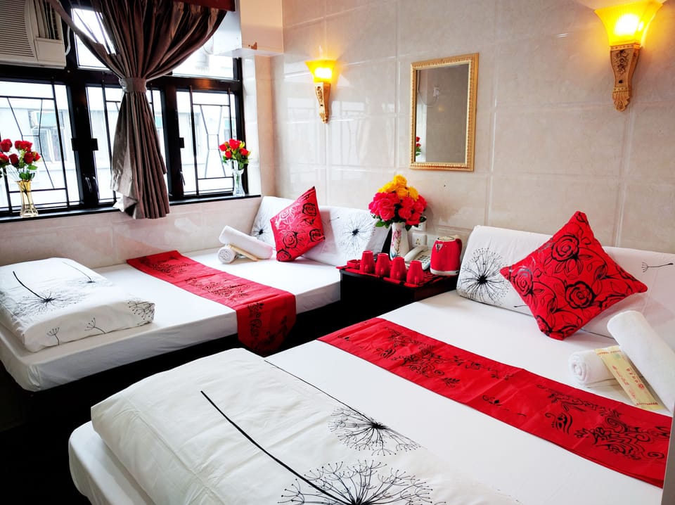 Family Room, 2 Double Beds | In-room safe, soundproofing, free WiFi, bed sheets