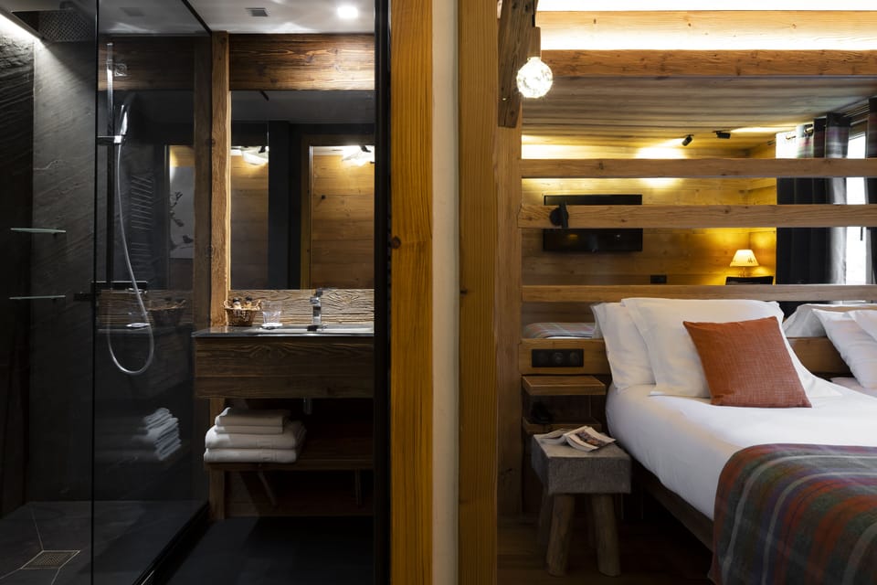 Quadruple Room | In-room safe, individually decorated, individually furnished, desk