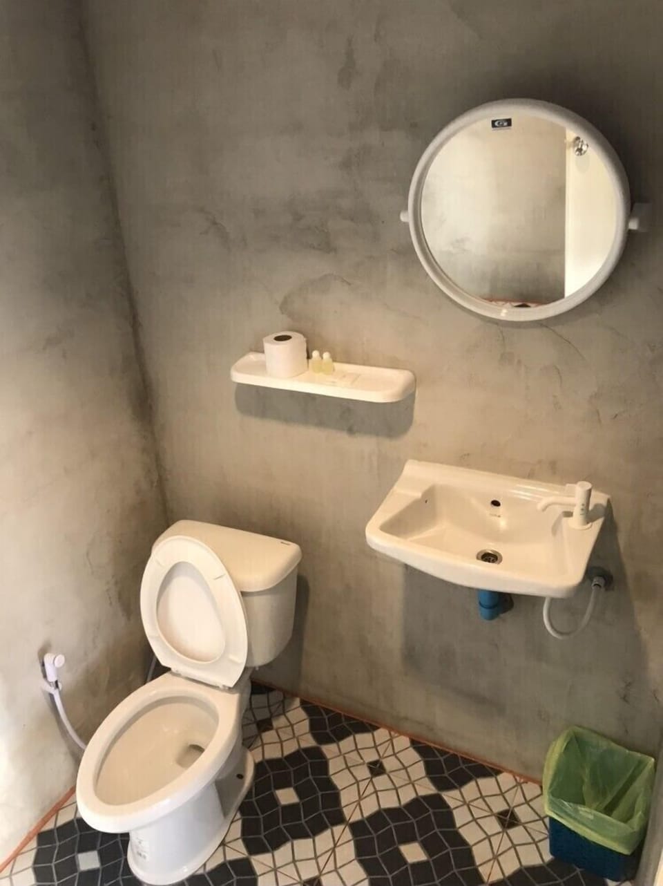 Room | Bathroom | Shower, free toiletries, towels, soap
