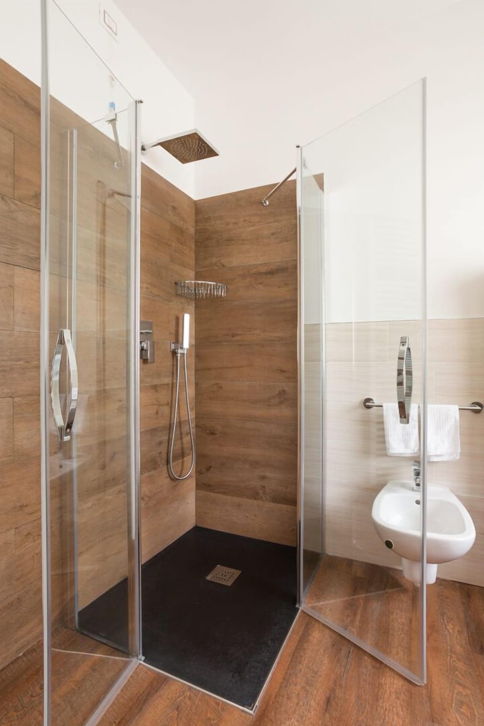 Comfort Triple Room, 1 Bedroom | Bathroom shower