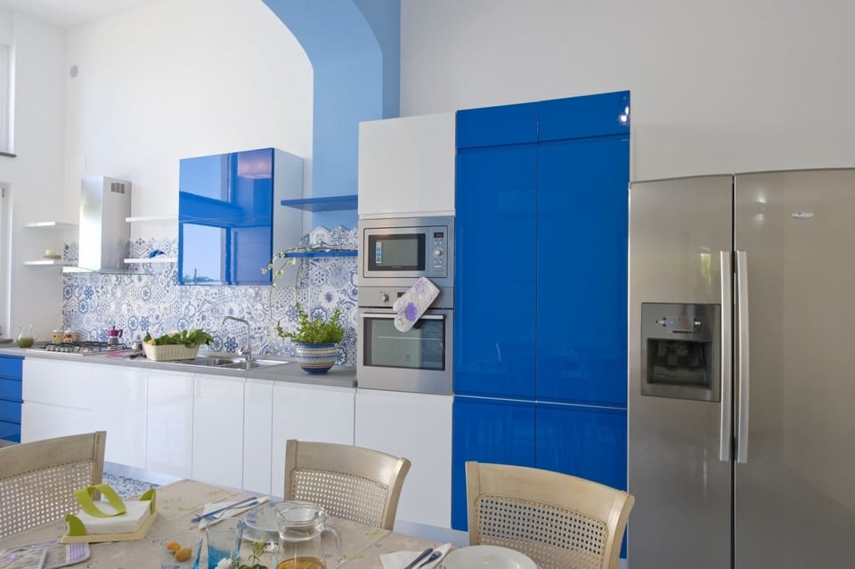 Villa, 2 Bedrooms | Private kitchen | Fridge, microwave, oven, stovetop
