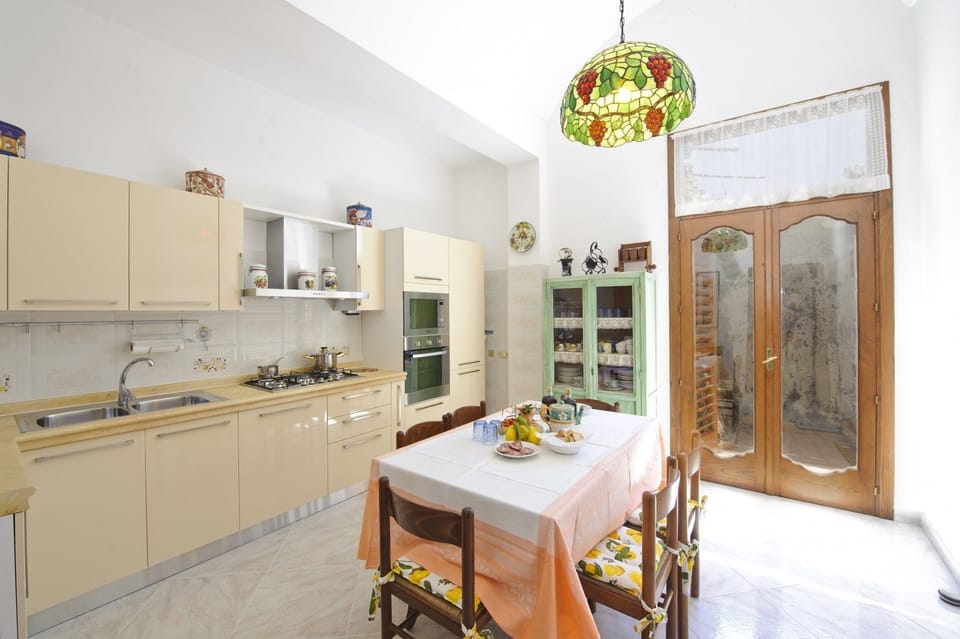 Apartment, 2 Bedrooms | In-room dining