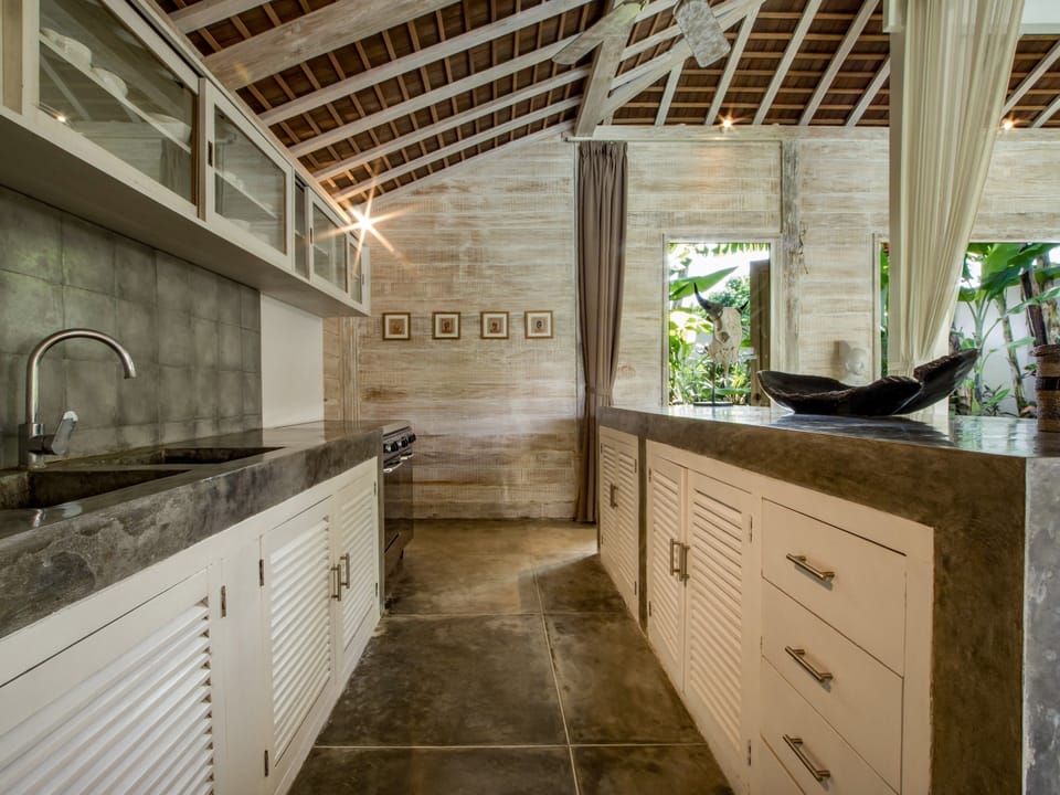 Family Villa | Private kitchen | Fridge, microwave, oven, stovetop
