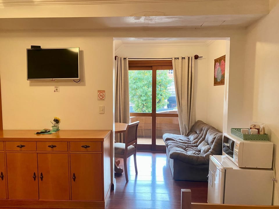 Quadruple Room | Minibar, blackout drapes, soundproofing, iron/ironing board