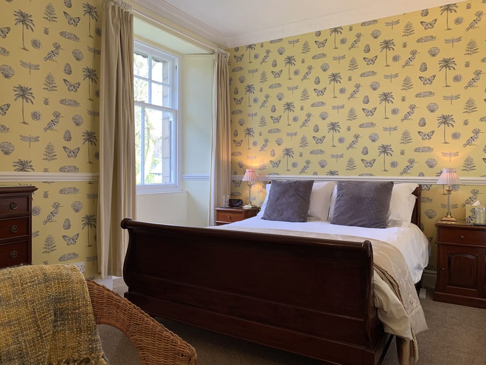 Deluxe Double Room, 1 Queen Bed, Garden View | Premium bedding, individually decorated, individually furnished