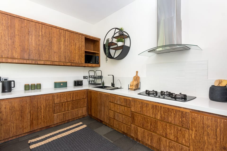 Exclusive Villa | Private kitchen | Fridge, microwave, stovetop, coffee/tea maker