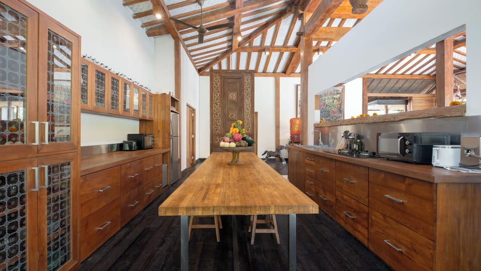 Superior Villa | Private kitchen | Fridge, microwave, oven, stovetop