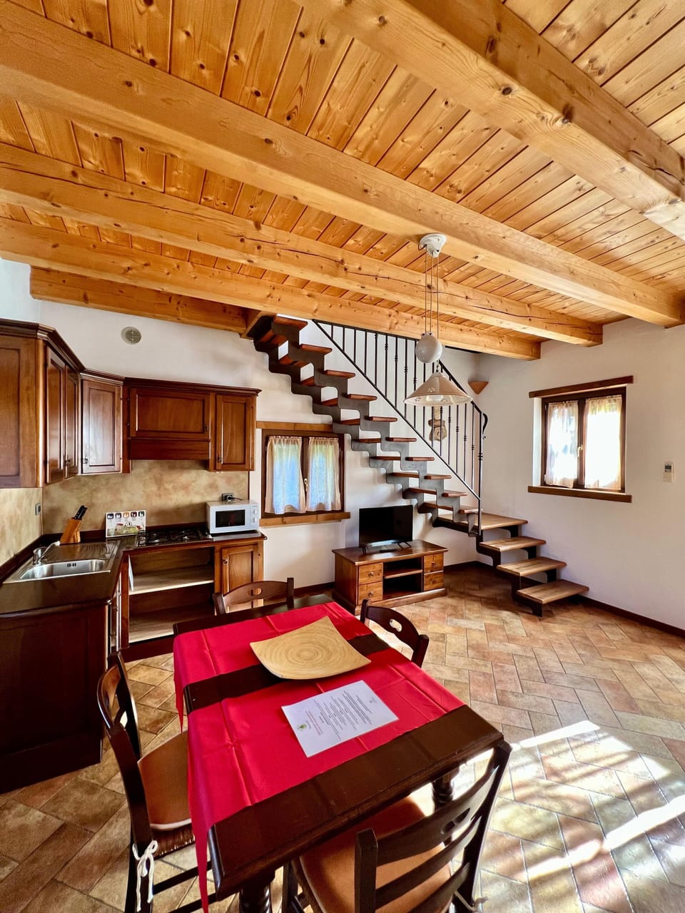 Romantic Duplex | Living area