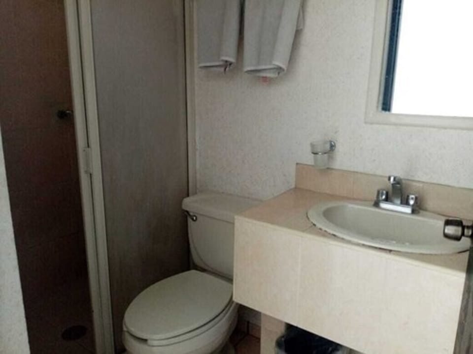 Shower, towels