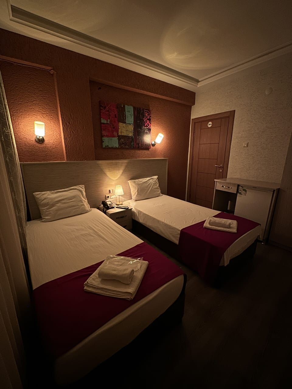 Twin Room | Premium bedding, in-room safe, desk, free cribs/infant beds
