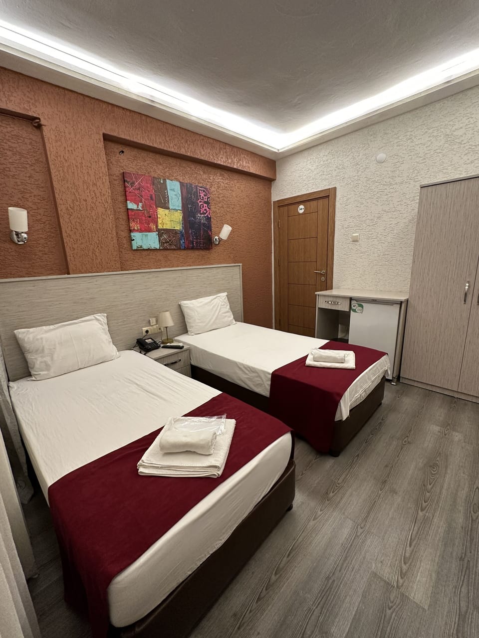 Twin Room | Premium bedding, in-room safe, desk, free cribs/infant beds