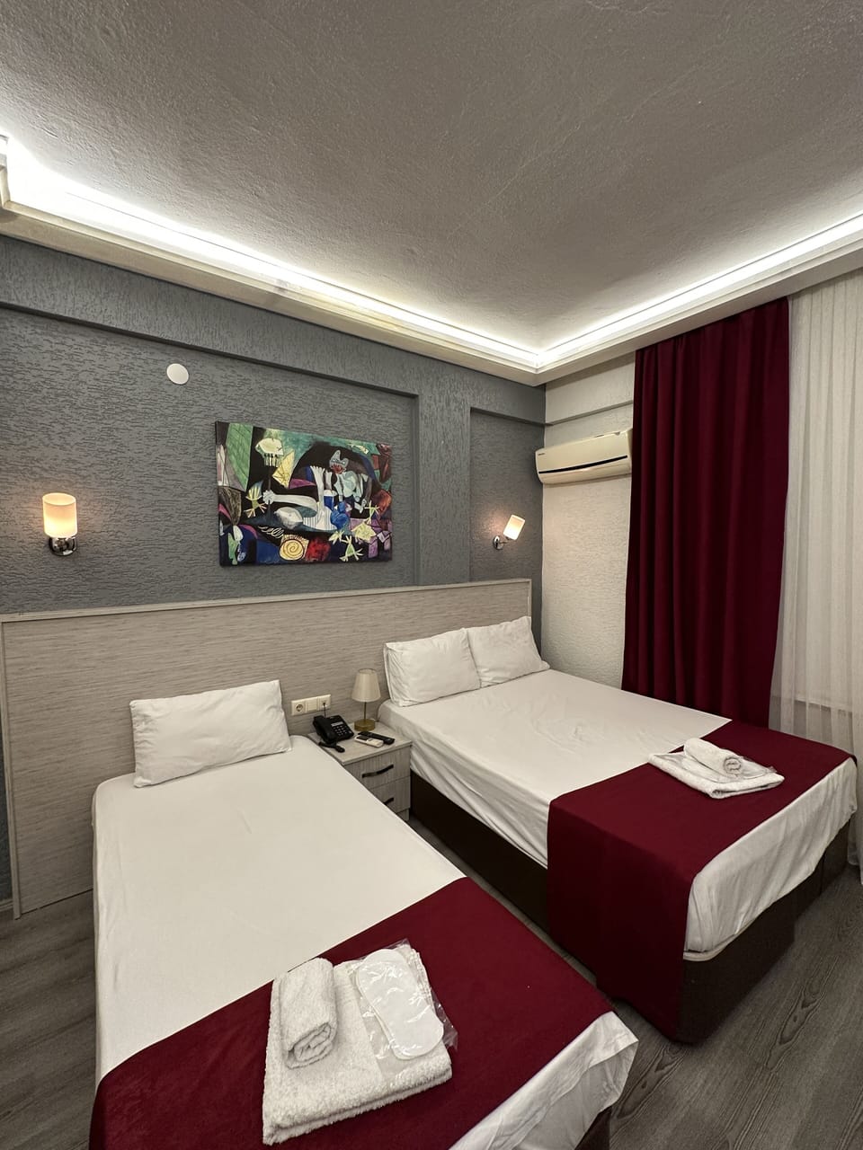 Family Room | Premium bedding, in-room safe, desk, free cribs/infant beds