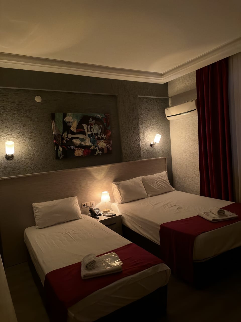 Family Room | Premium bedding, in-room safe, desk, free cribs/infant beds