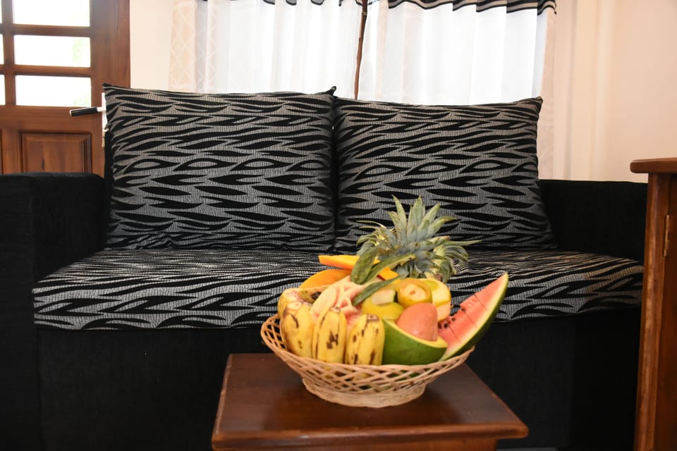 Superior Duplex, Mountain View, Poolside | Living area
