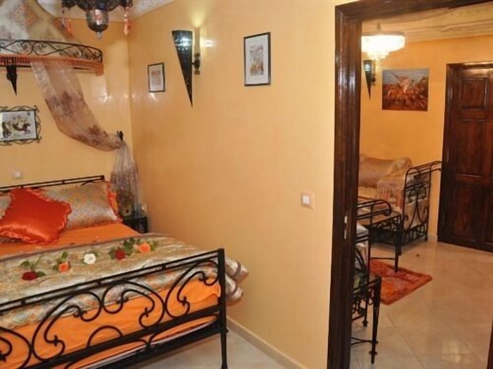 Apartment Marrakech | Minibar, in-room safe, individually decorated, individually furnished